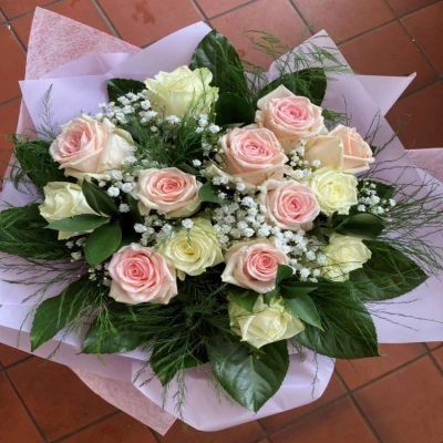 Roses arrangement